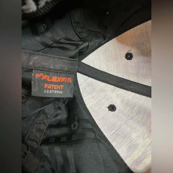 Quicksilver hat - Picture 6 of 7